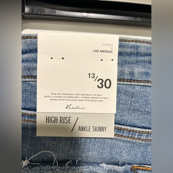 New NWT KanCan jeans distressed 13/30 high rise  ankle skinny - Picture 4 of 12
